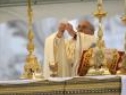 Nell'Eucaristia la strada del servizio, della solidarietà, del dono. Le parole di Papa Francesco nell'omelia della Solennità del Corpus Domini in San Giovanni in Laterano